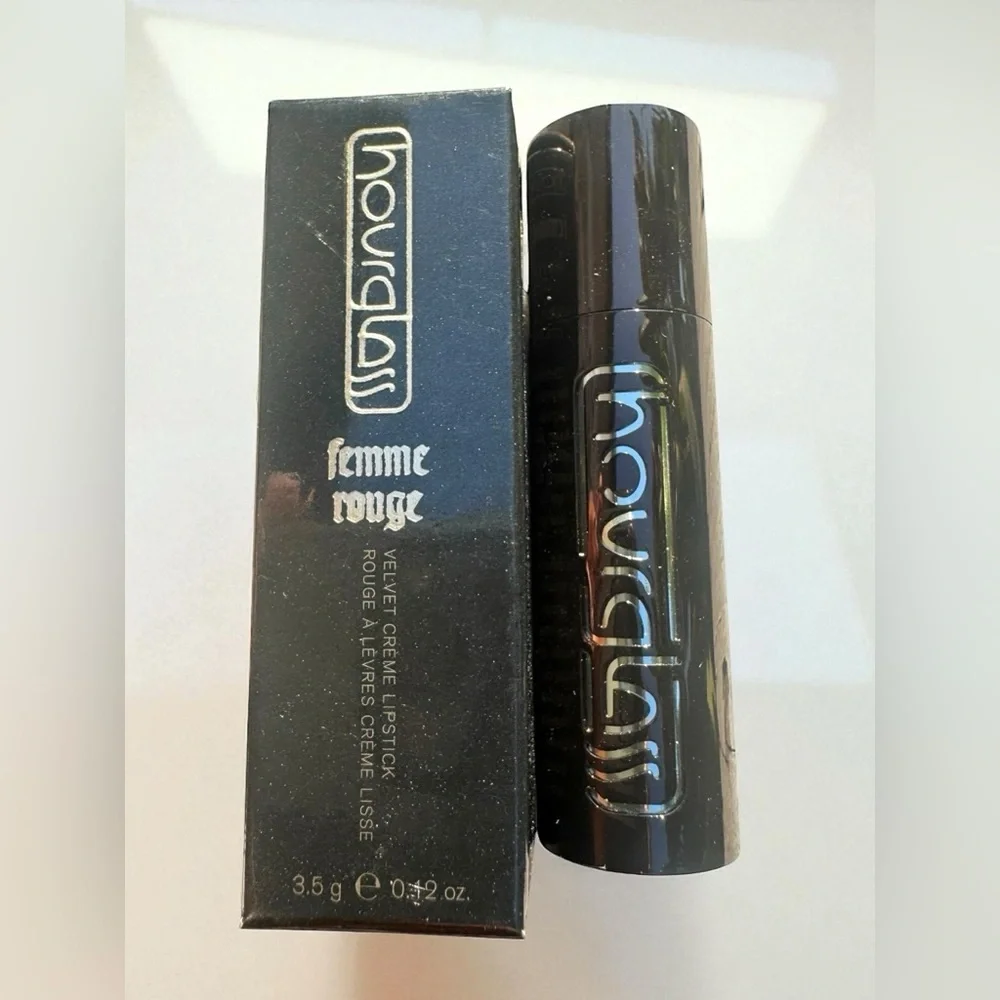 HOURGLASS ICON FEMME ROUGE VELVET CRÈME LIPSTICK. NEW IN BOX.